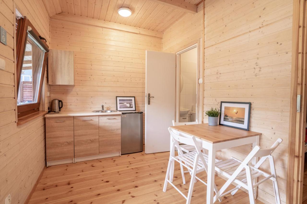 Pod Cyprysami - Surf & Family Resort 야스타르니아 외부 사진