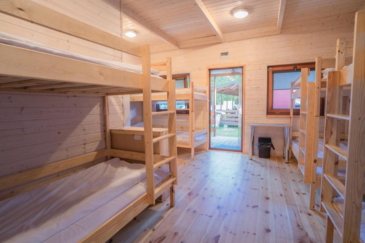 Pod Cyprysami - Surf & Family Resort 야스타르니아 외부 사진